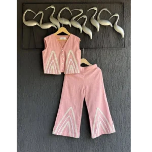 Soft pink elegance with a modern twist